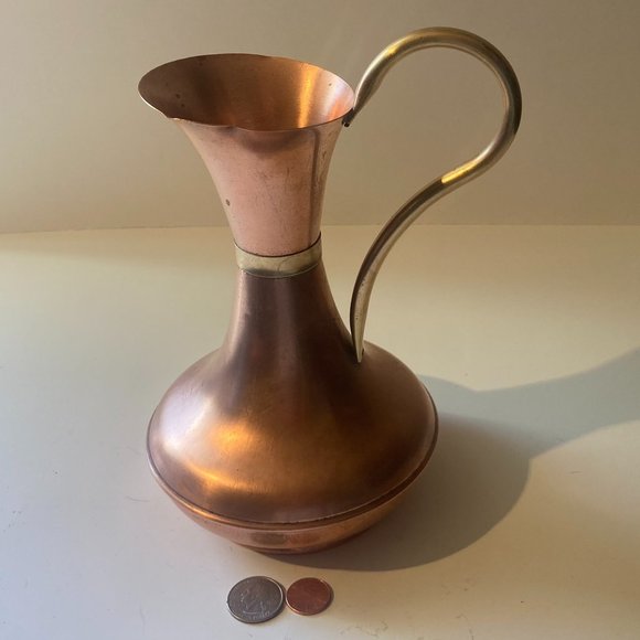 Vintage Metal Copper and Brass Serving Pitcher, 9" x 6", Made in England - Picture 1 of 5